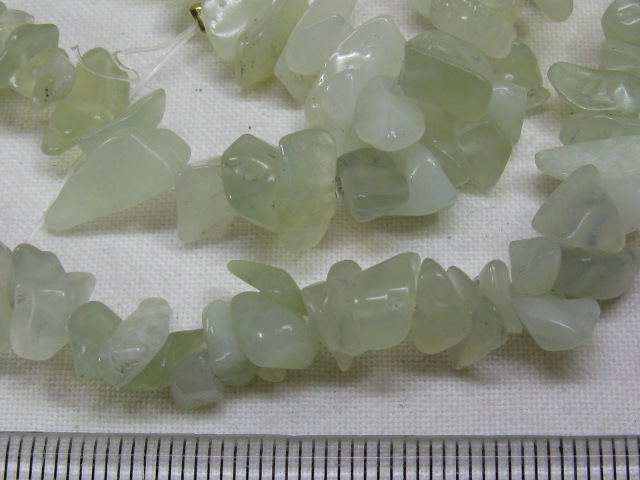 天然石　さざれ　約40センチ　ニュージェイド・詳細写真