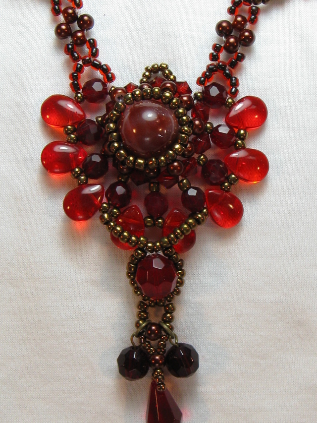 シャムカラービーズとシズクのネックレスＢ