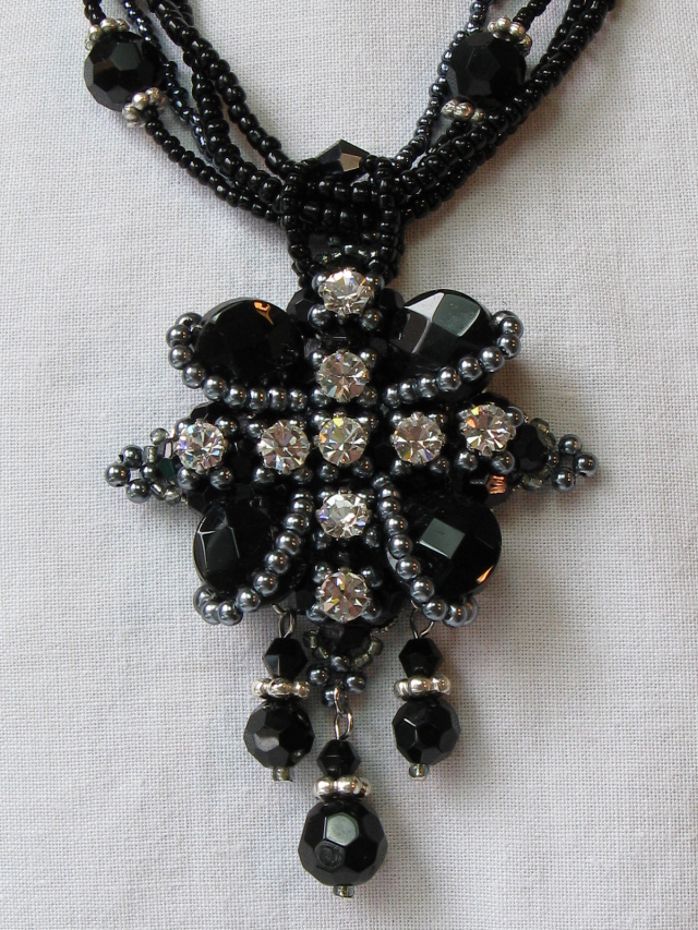 クロス模様のネックレスＢ